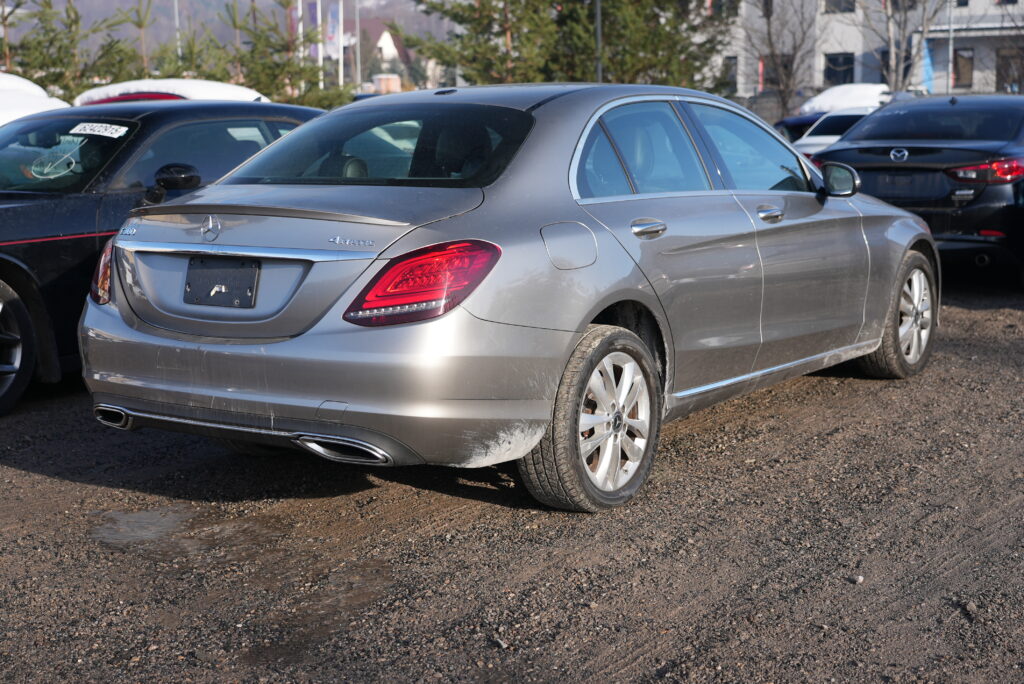 2019 Mercedes-Benz Klasy C 300 4MATIC – nowoczesna limuzyna premium