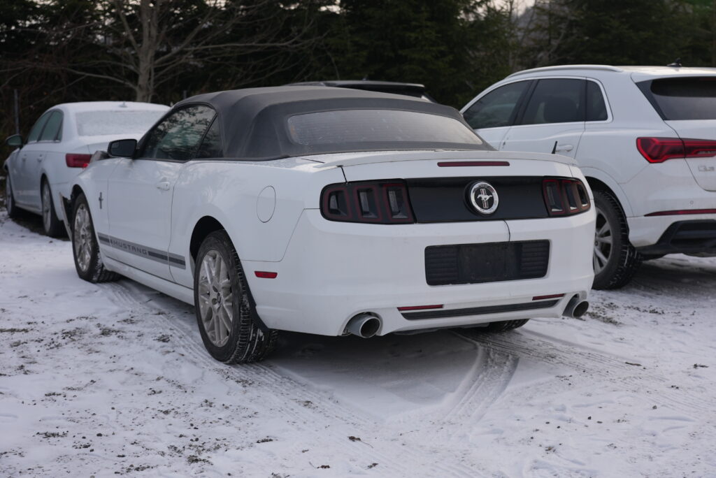2014 Ford Mustang 3.7 V6 Premium – klasyczny muscle car z USA